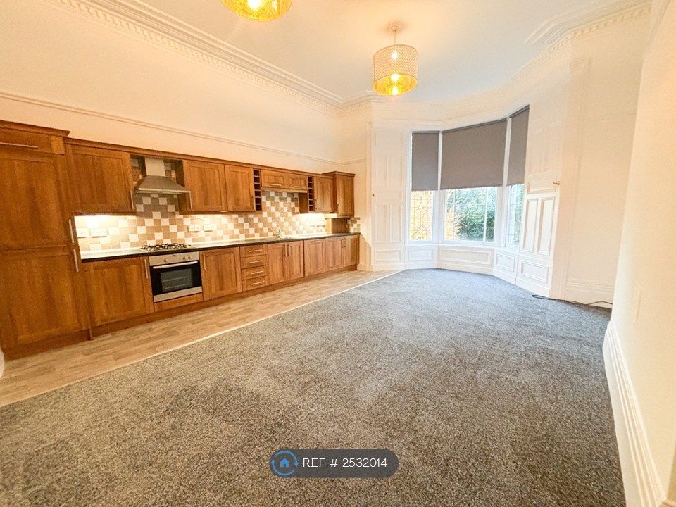 Property photo 1 of 18 Sitting Room / Kitchen