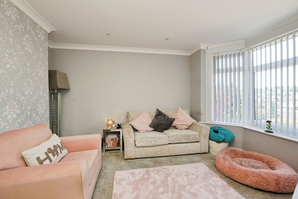 Property photo 2 of 12 Pbox-Img.Jpg