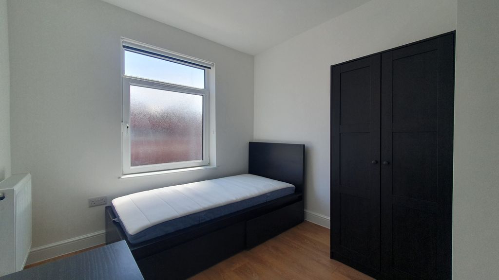 Property photo 1 of 10 Ensuite Room To Rent