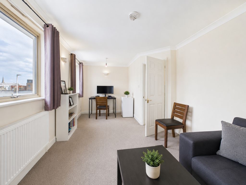 Property photo 3 of 8 97973694-8d60-44c4-B6De-71d8306A479d
