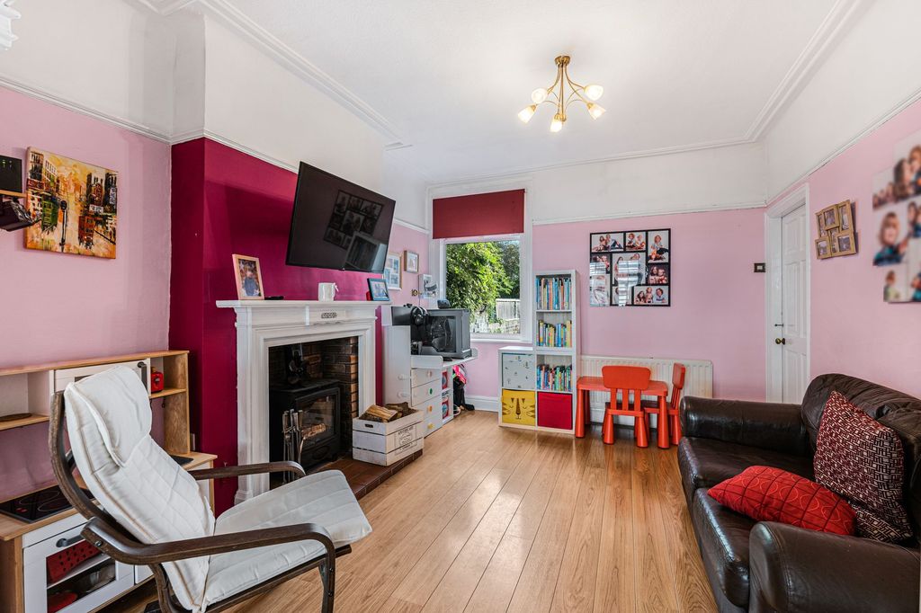 Property photo 1 of 20