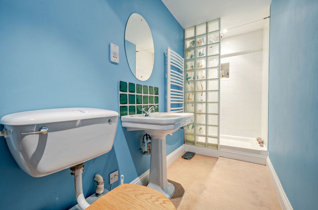 Additional image 32 of 6 bed detached house for saleGuildford, Surrey GU1