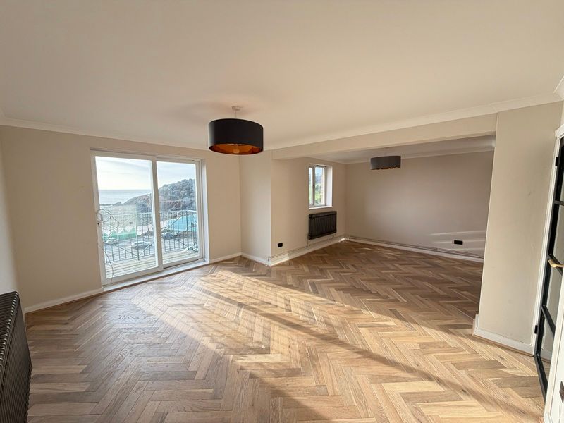 Property photo 2 of 17 Lounge