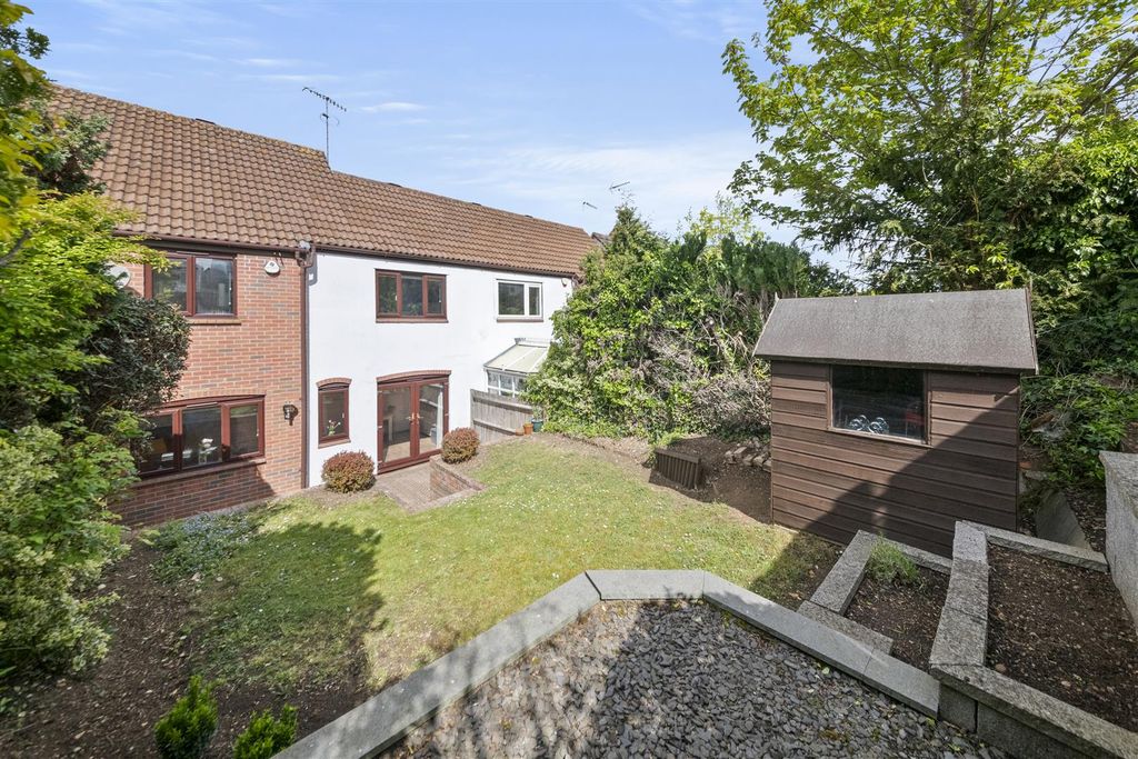 Property photo 2 of 16