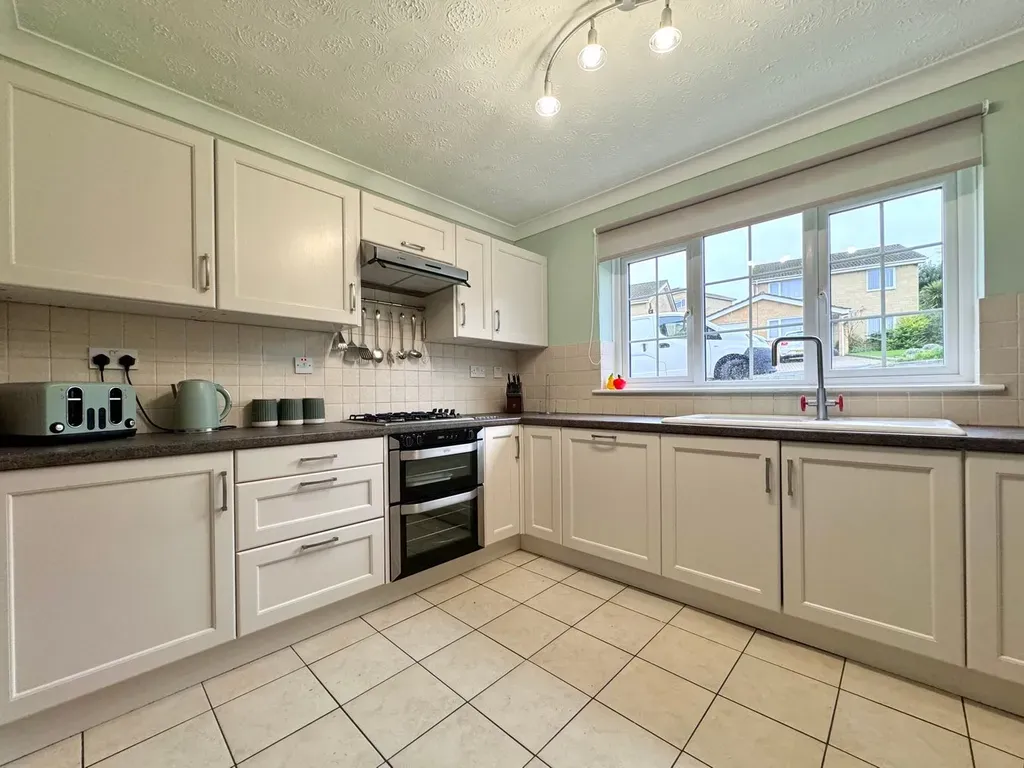 Property photo 2 of 13