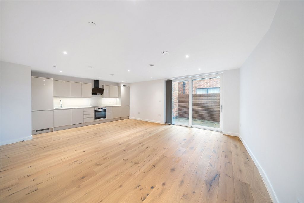 Property photo 2 of 8 Open Plan