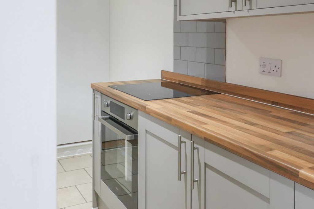 Property photo 3 of 14 4692344