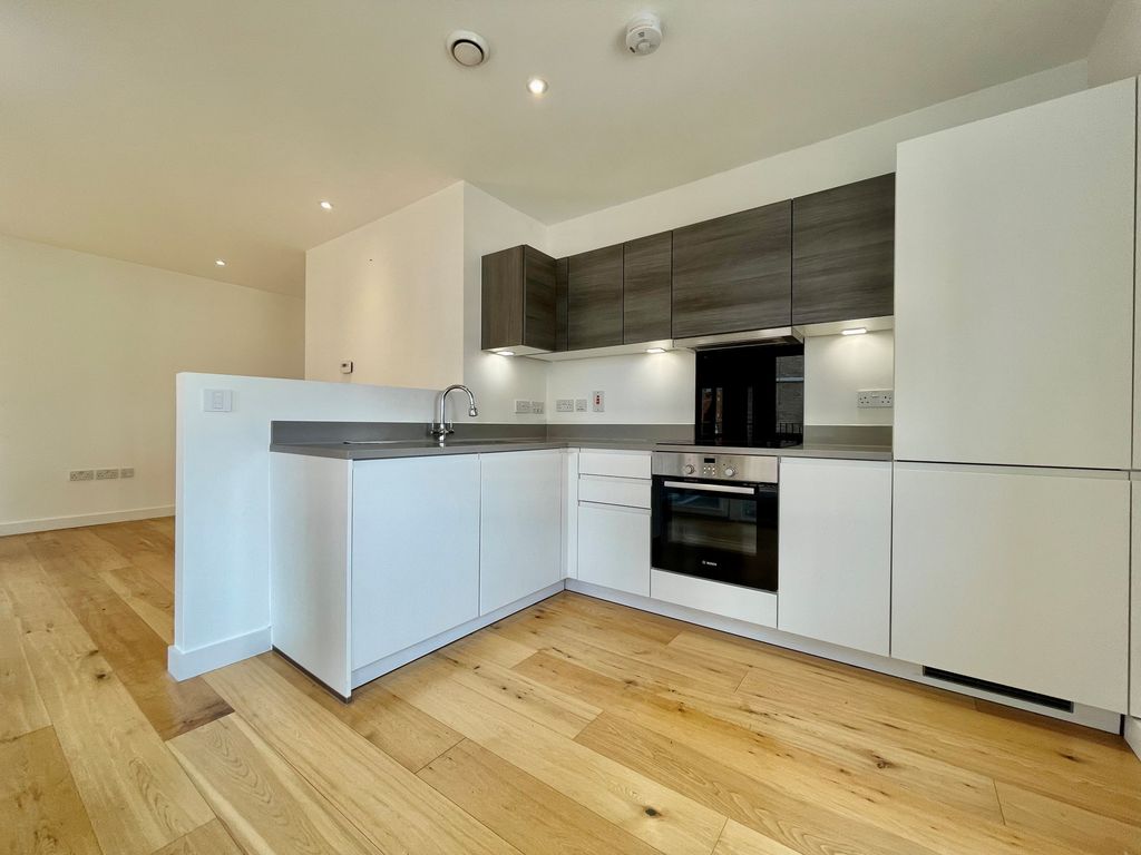 Property photo 3 of 8 Kitchen