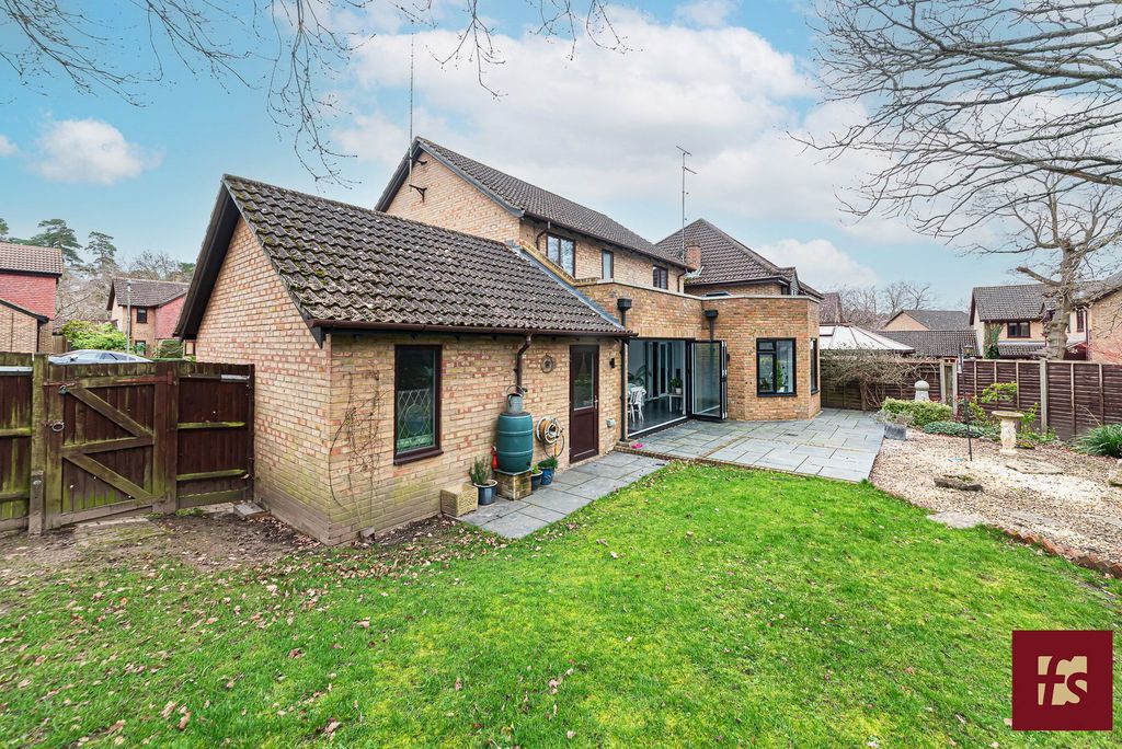 Property photo 1 of 33