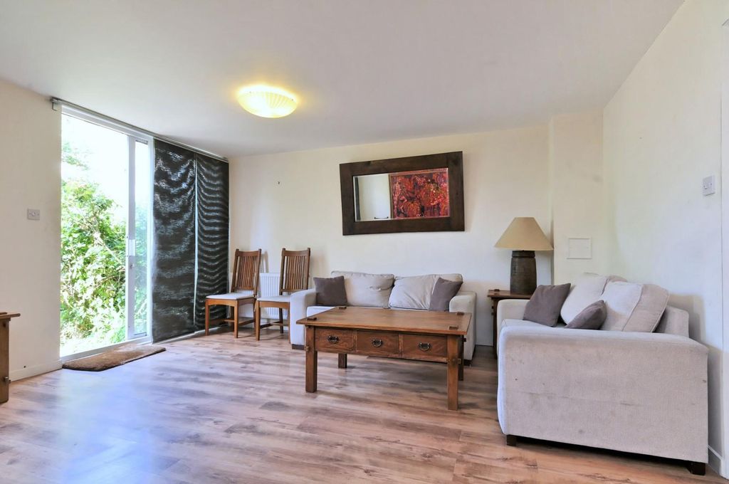 Property photo 1 of 11 Image