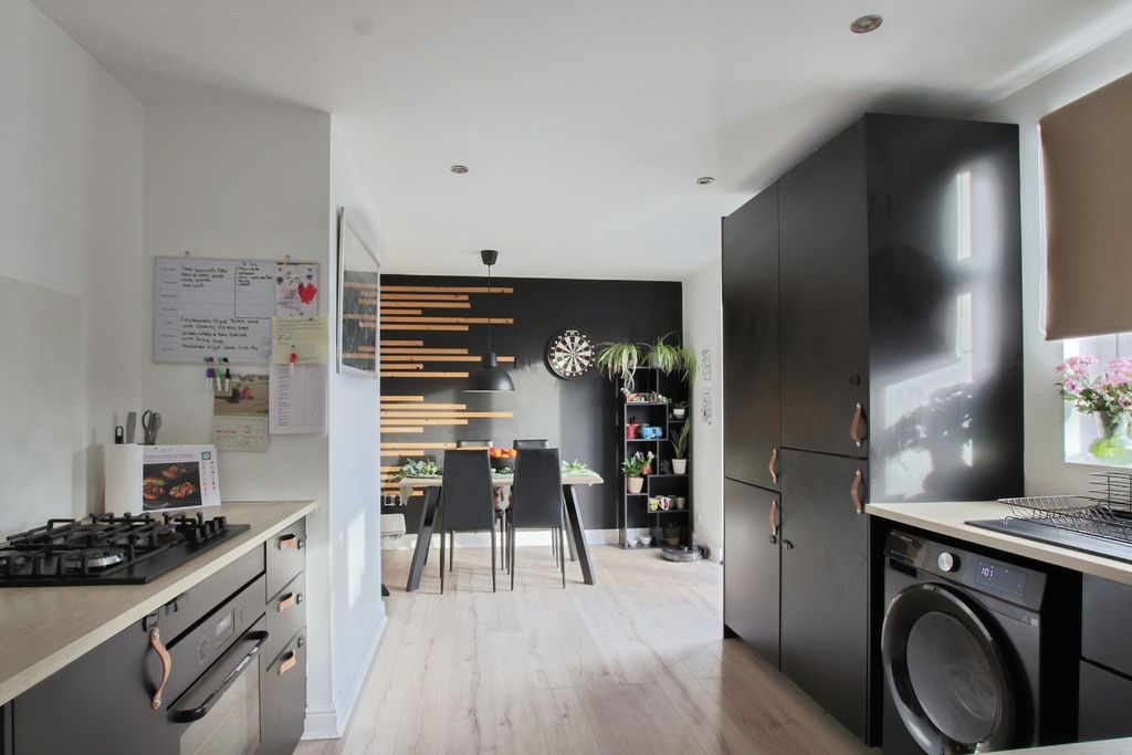 Property photo 2 of 14 4781456