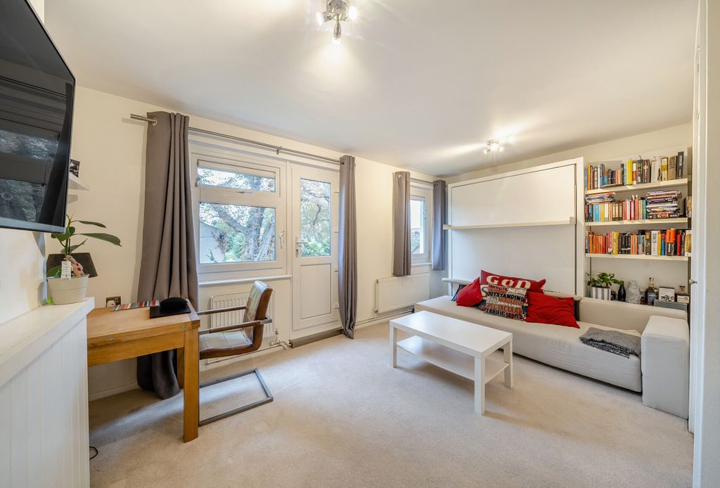 Property photo 1 of 8 1350947-20-68c295...