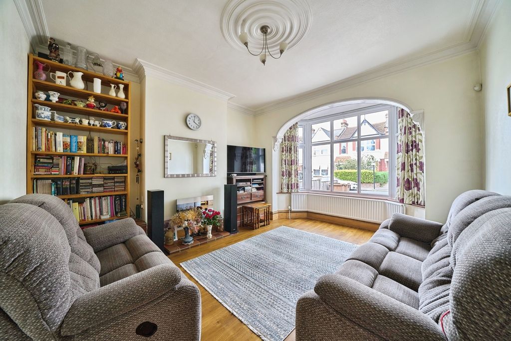 Property photo 3 of 18 Pbox-Img.Jpg