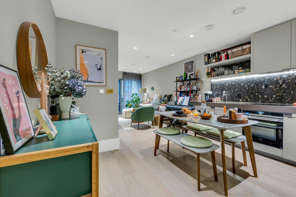 Property photo 3 of 25