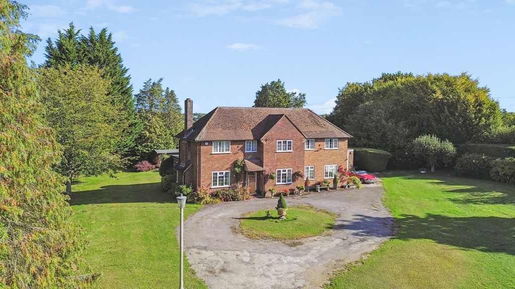 Property photo 2 of 37