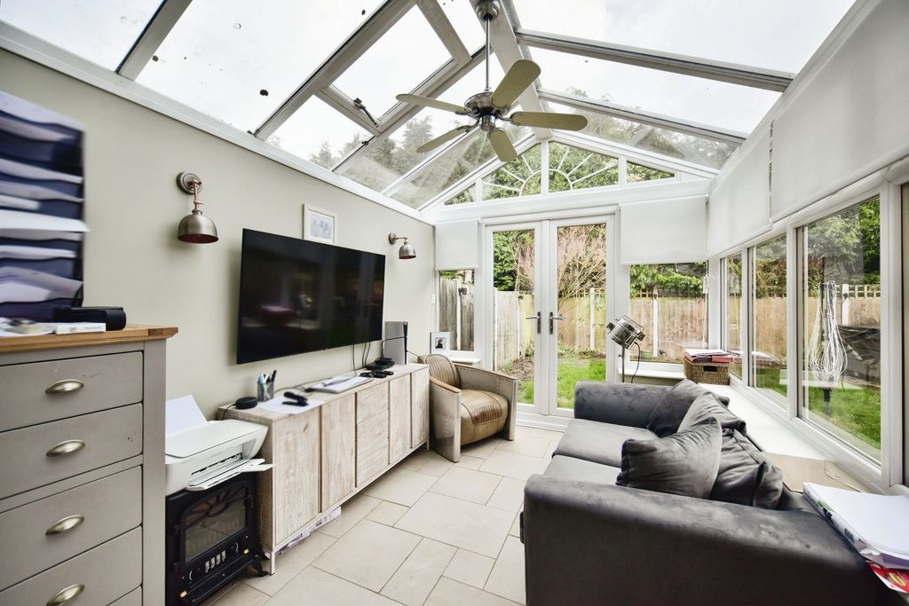 Property photo 3 of 17 Conservatory