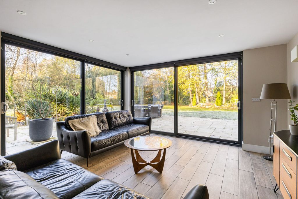 Property photo 2 of 23