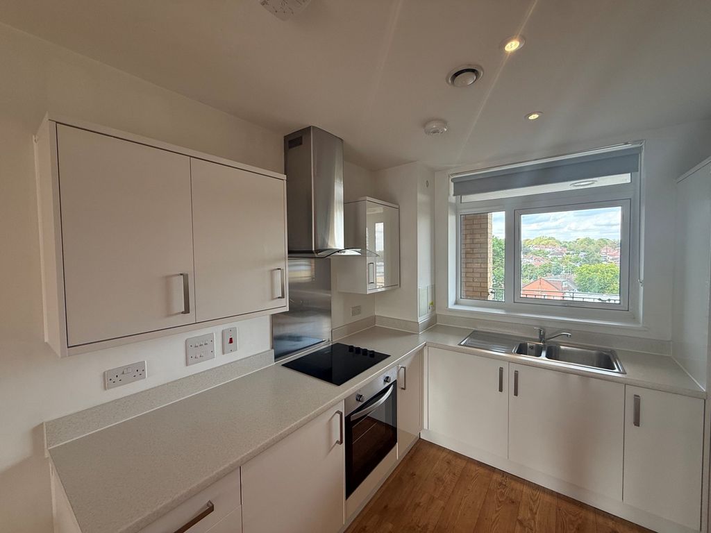 Property photo 1 of 9 Kitchen