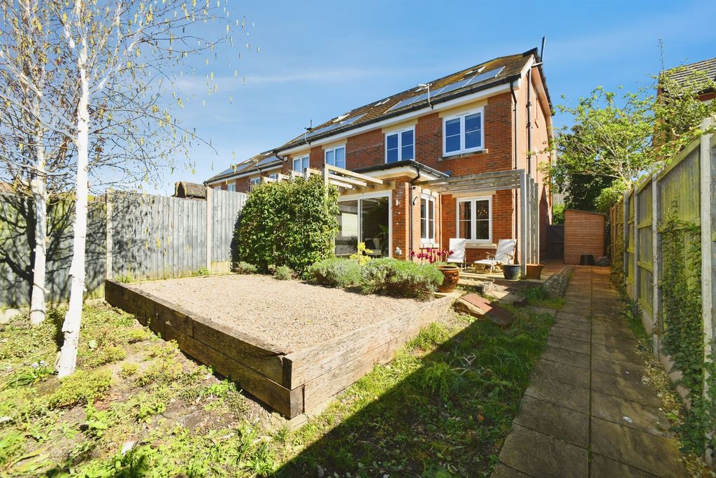 Property photo 3 of 20