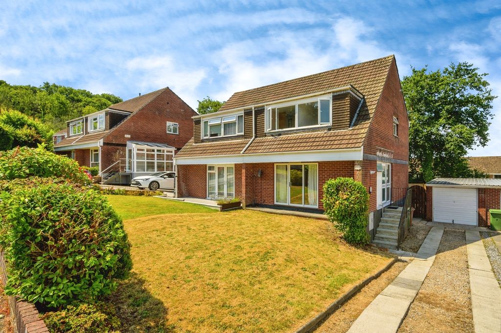 Property photo 1 of 17