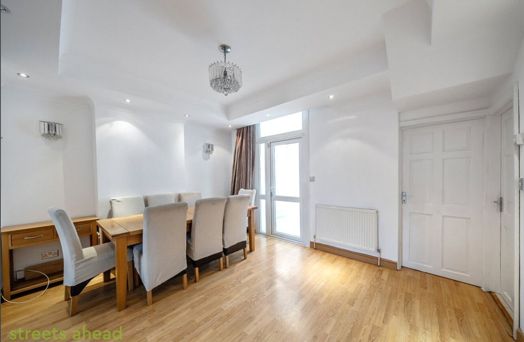 Property photo 2 of 7 Picture No. 05