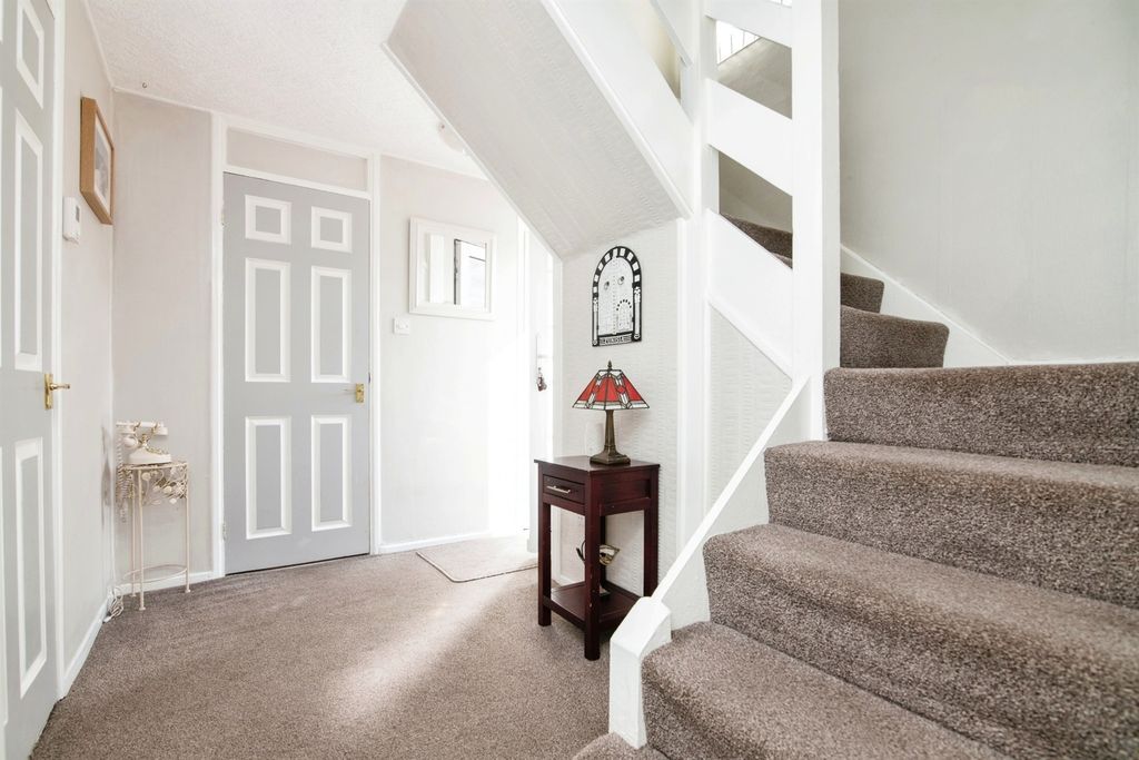 Property photo 3 of 14
