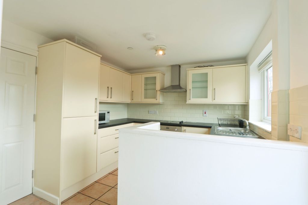 Property photo 3 of 21