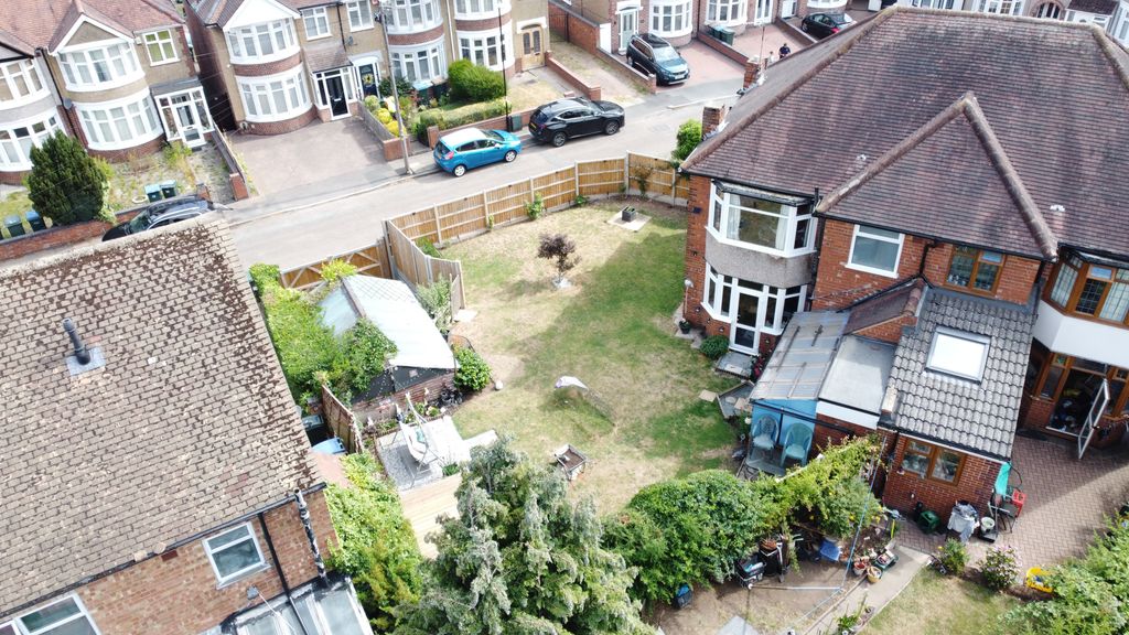 Property photo 2 of 11 Drone Garden