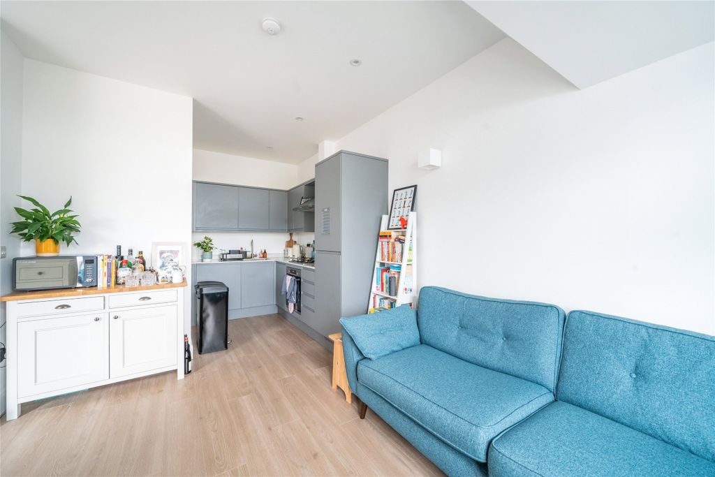 Property photo 3 of 12 Kitchen