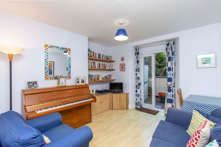 Property photo 2 of 6