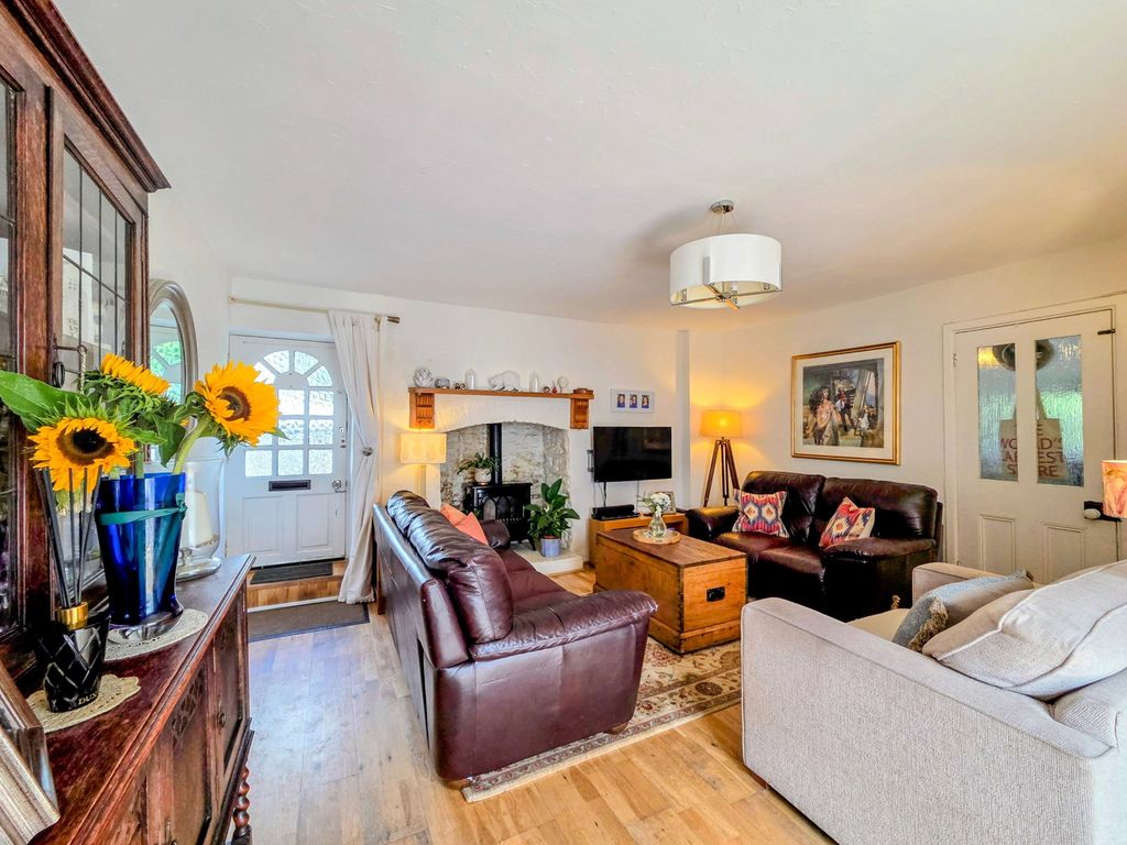 Property photo 2 of 24