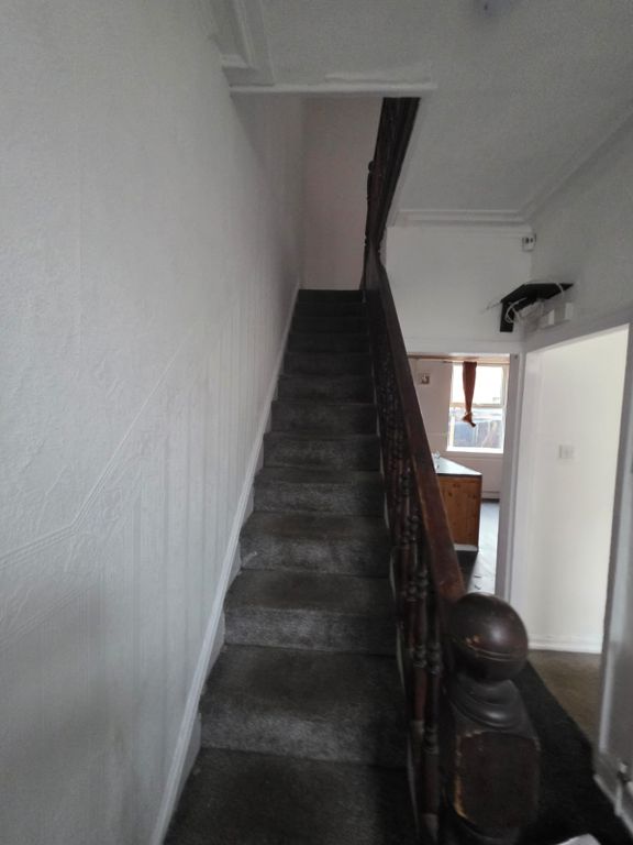 Property photo 1 of 11 Hallway