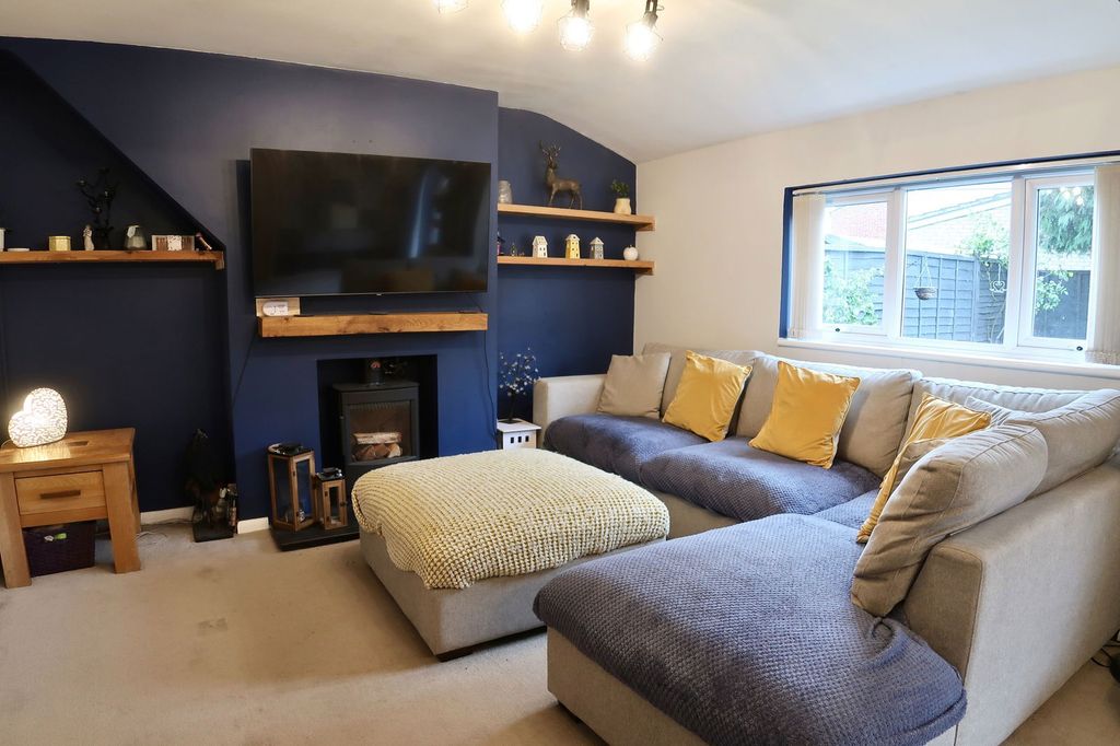 Property photo 2 of 18