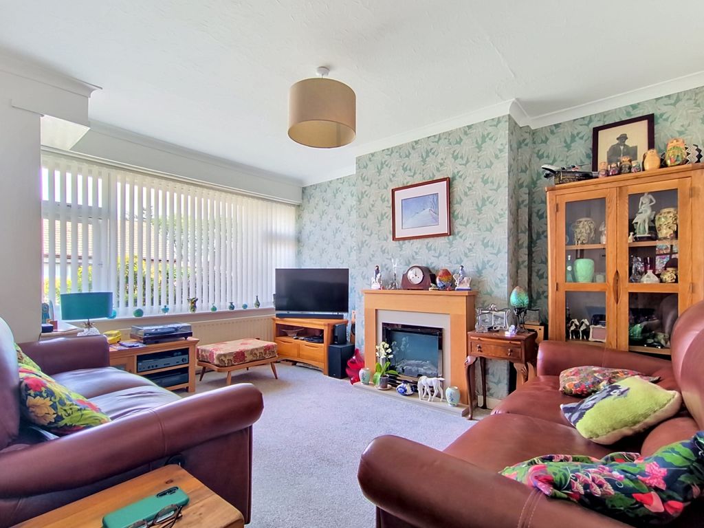 Property photo 2 of 16 21-Fountain-Drive_00001