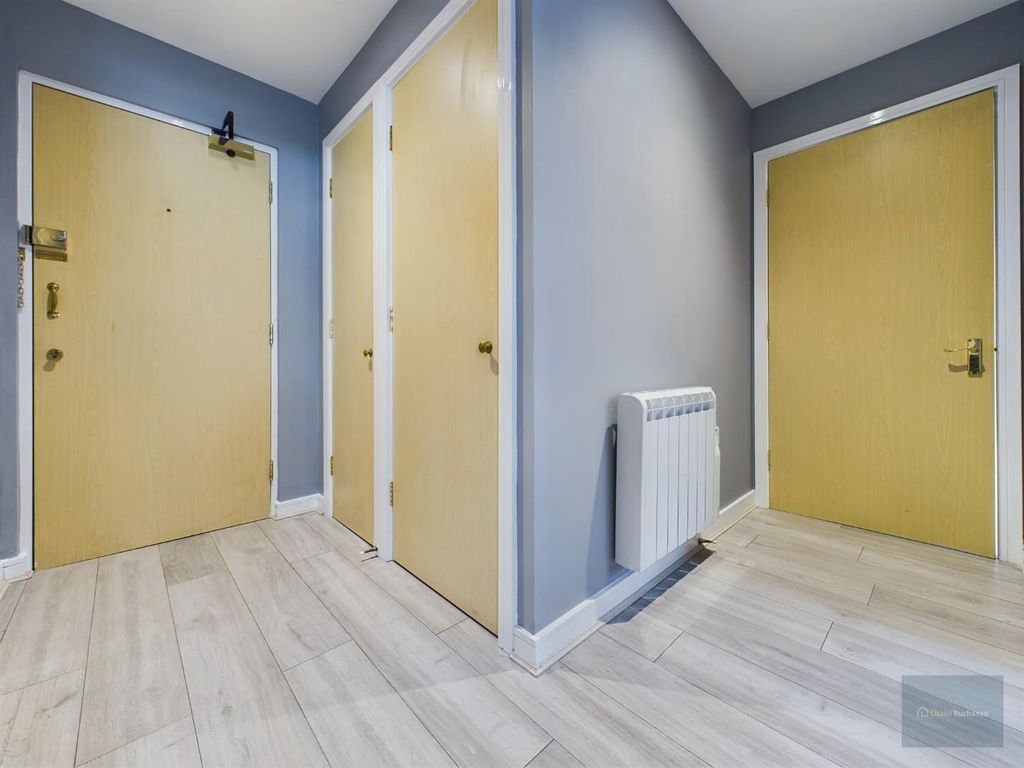 Property photo 2 of 9 Cam02540G0-Pr0039-St