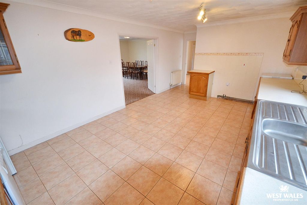 Additional image 15 of 6 bed detached bungalow for saleKings Park, Templeton, Narberth SA67