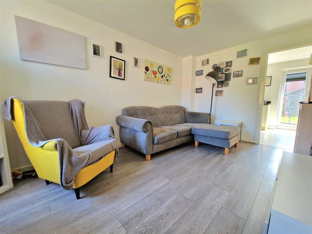 Property photo 2 of 19