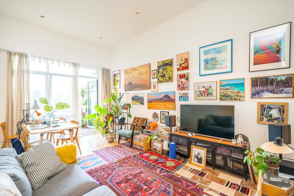 Property photo 2 of 5