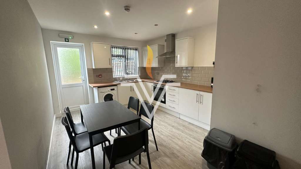 Property photo 3 of 38