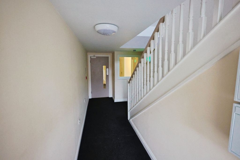 Property photo 2 of 11 Pbox-Img.Jpg