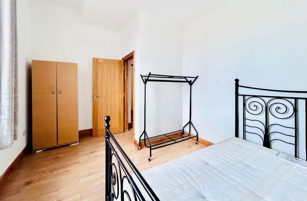 Property photo 3 of 10 Image