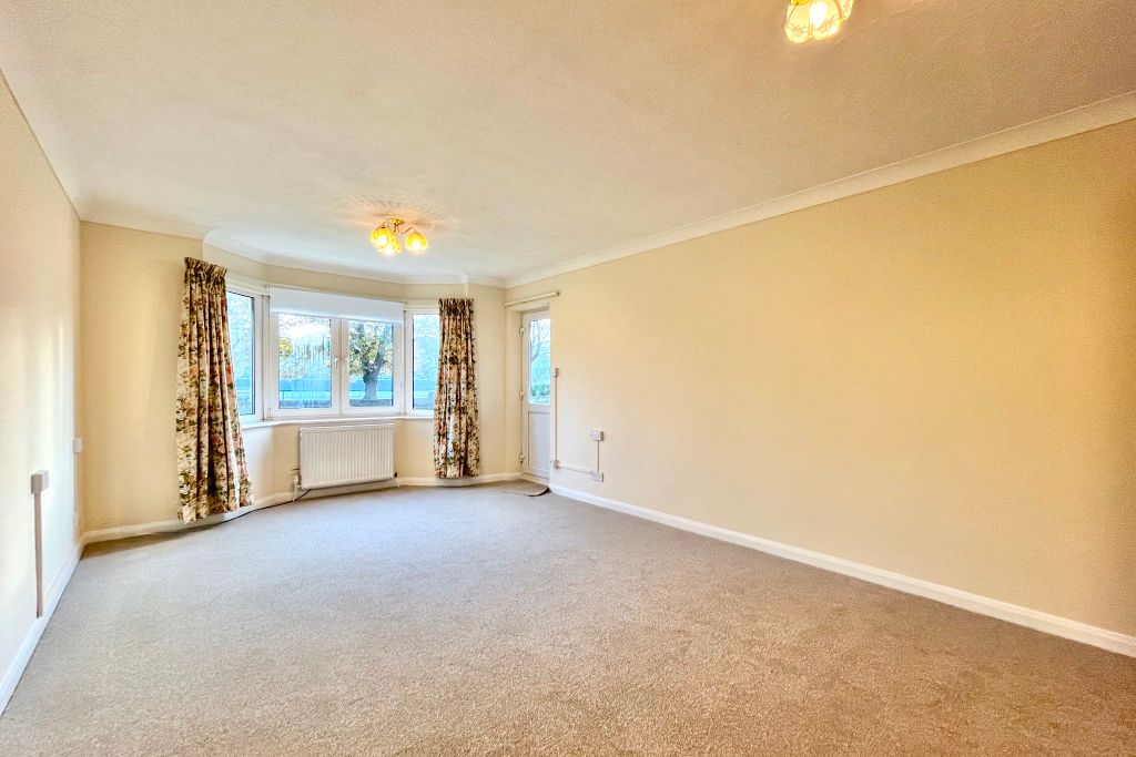 Property photo 3 of 8 Living Room