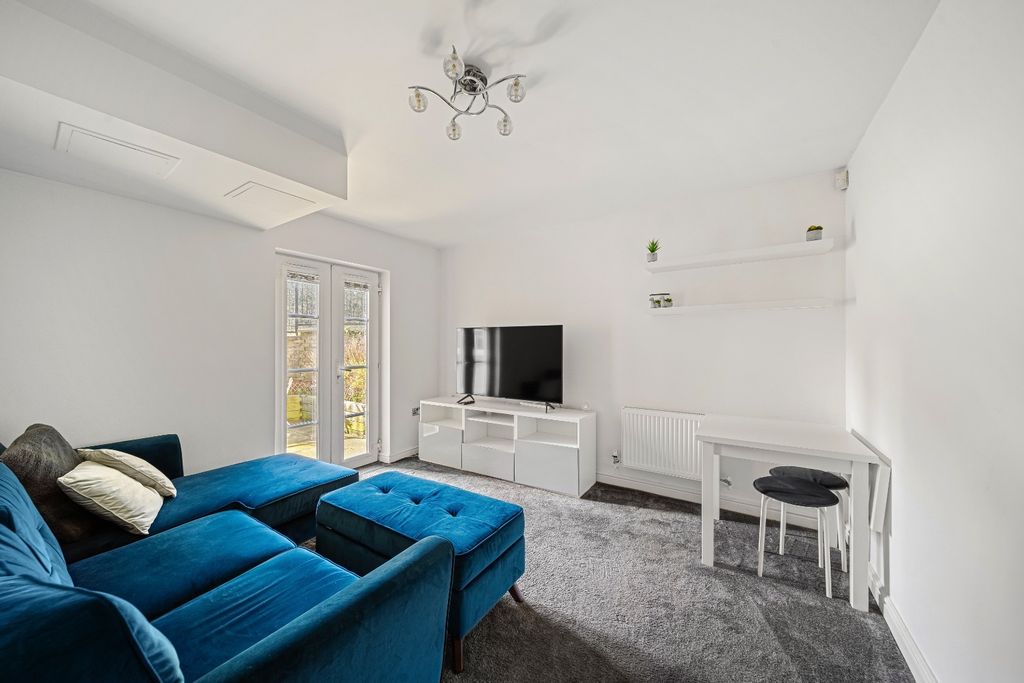 Property photo 2 of 8 5131812