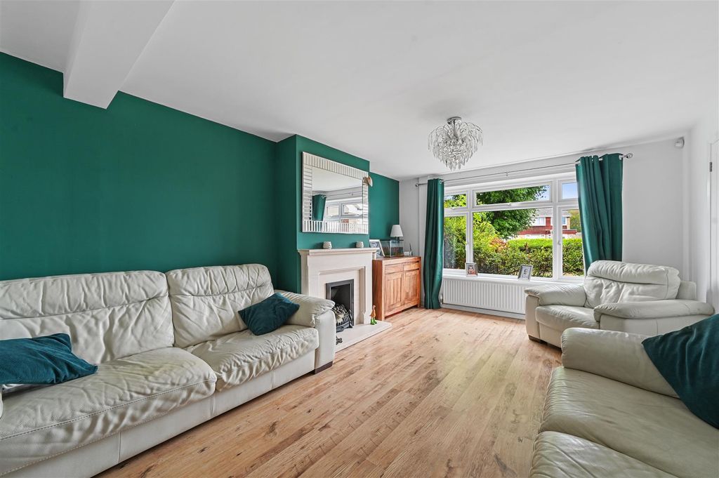Property photo 3 of 27