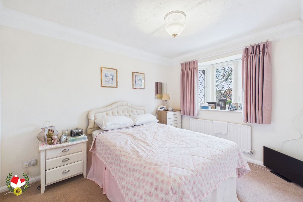 Property photo 2 of 11