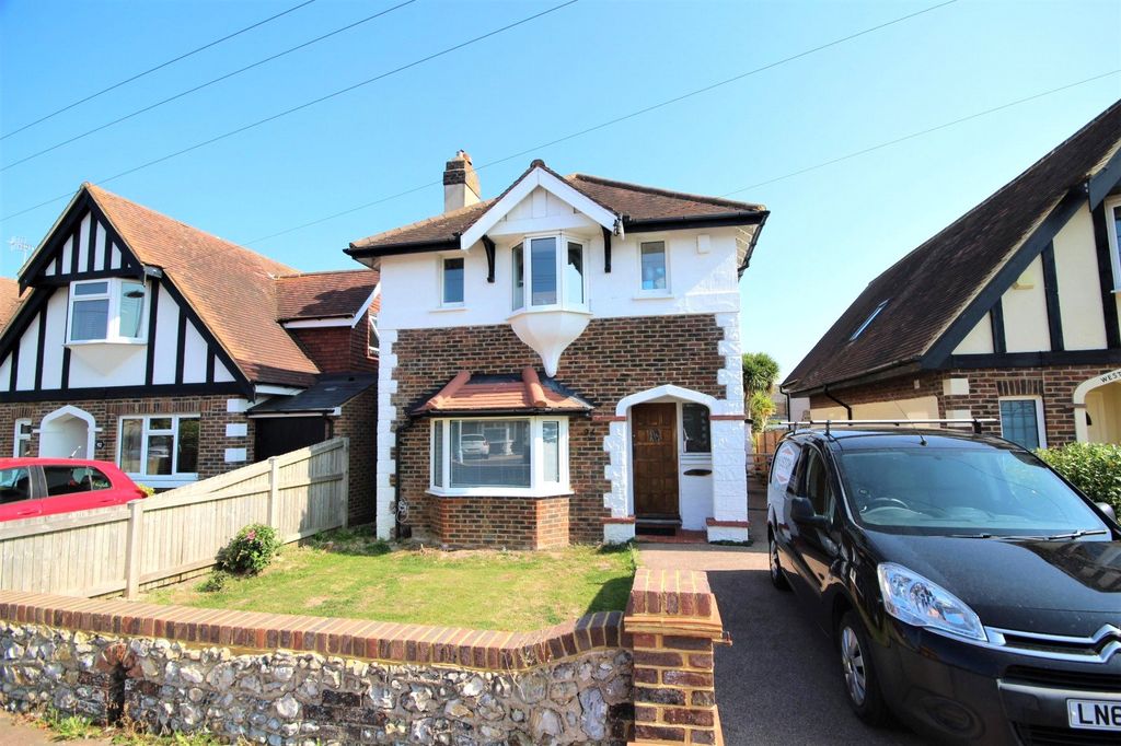 Property photo 1 of 12 External