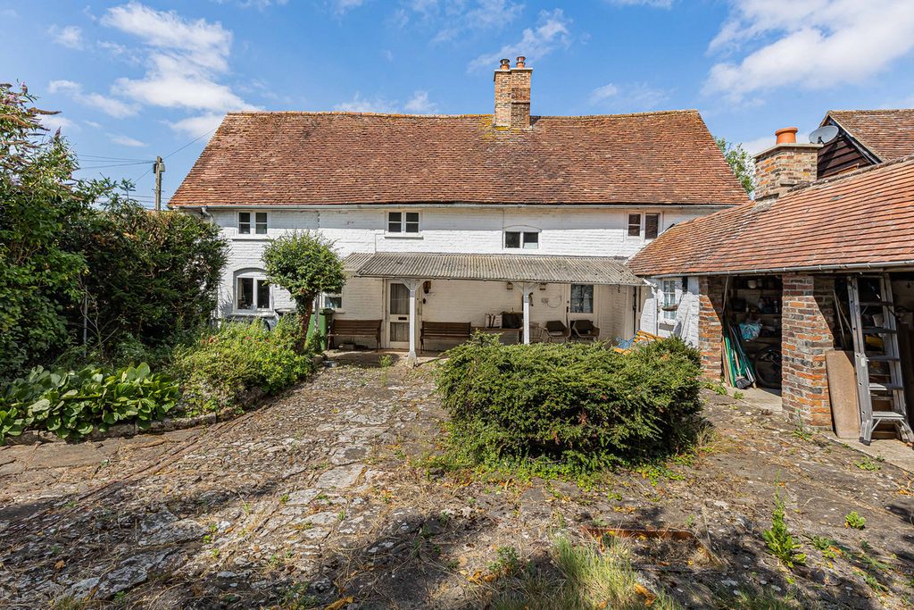 Property photo 2 of 21