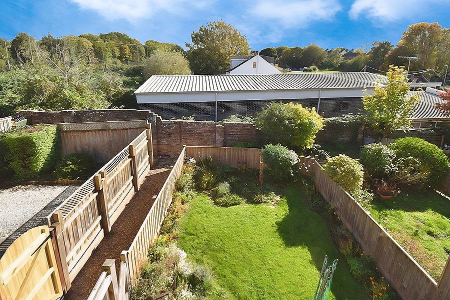 Property photo 3 of 11