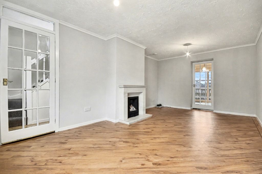 Property photo 2 of 25