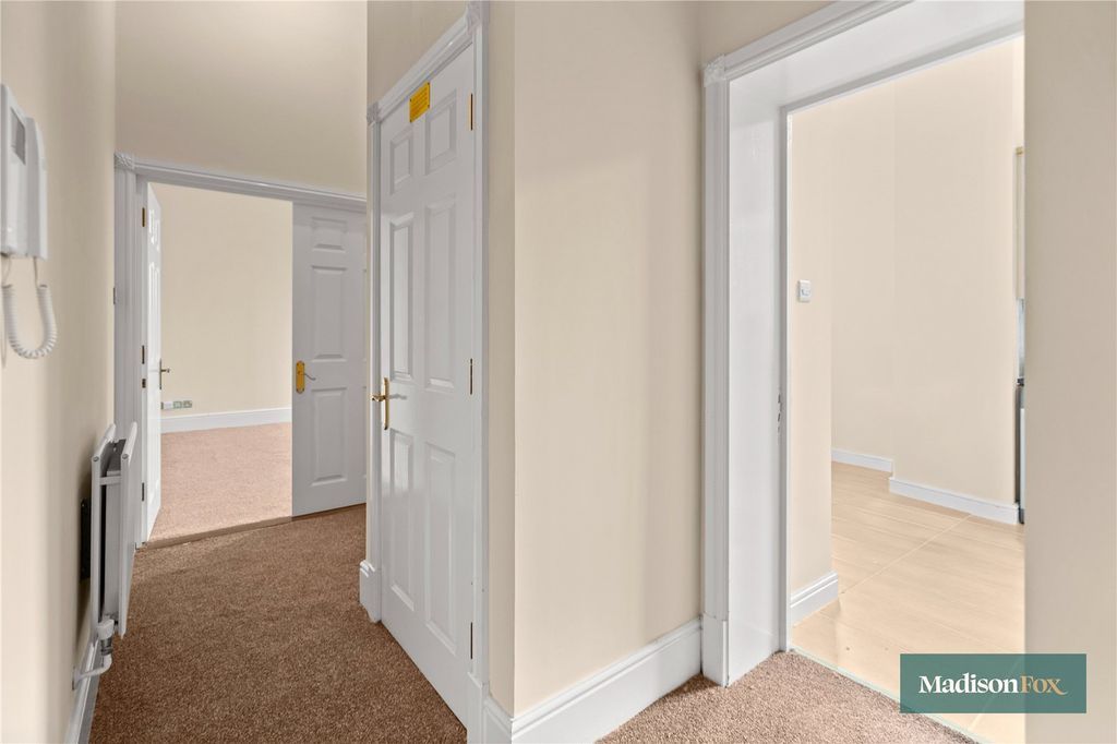 Property photo 2 of 15 Picture No. 01